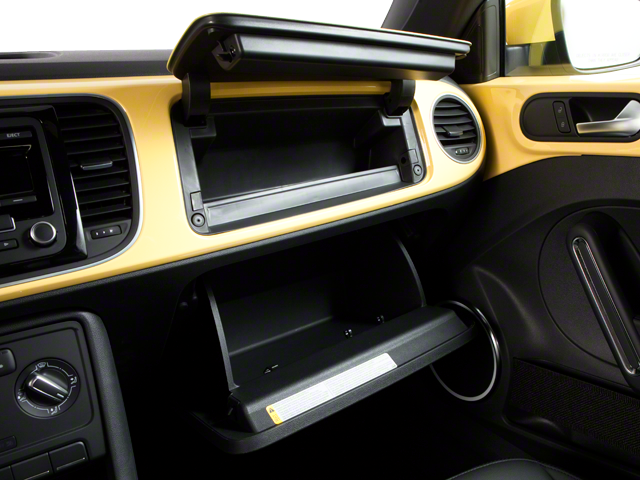 2012 Volkswagen Beetle 2.5L w/Sound/Nav PZEV