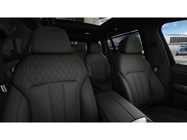 2027 BMW X7 Base