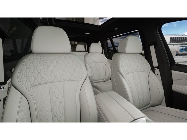 2027 BMW X7 Base