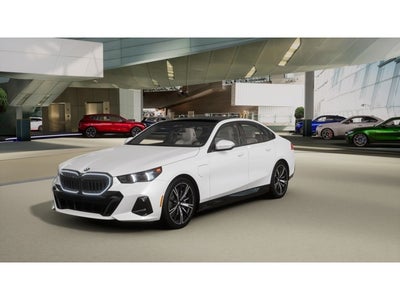 2027 BMW 550e Base