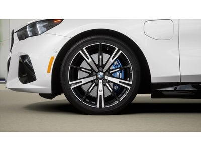 2027 BMW 550e Base