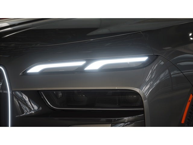 2026 BMW 750e xDrive Base