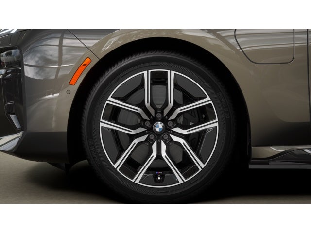 2026 BMW 750e xDrive Base