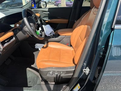 2025 Cadillac XT4 FWD Premium Luxury