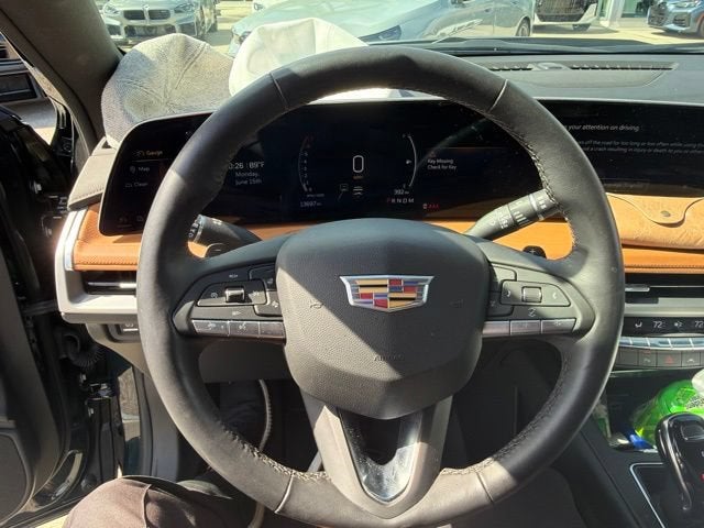 2025 Cadillac XT4 FWD Premium Luxury