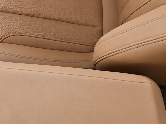 2025 BMW 330i 330i