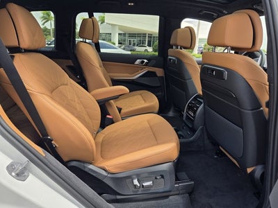 2027 BMW X7 xDrive40i
