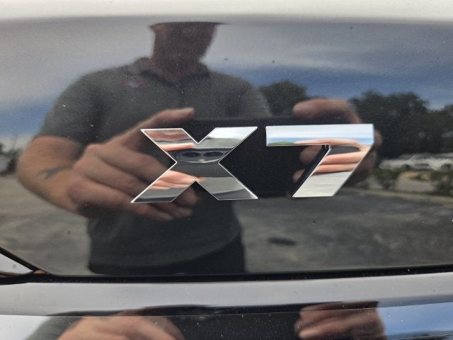 2027 BMW X7 M60i