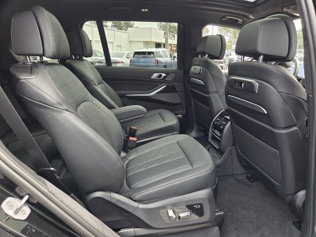 2027 BMW X7 M60i