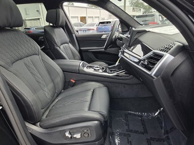 2027 BMW X7 M60i