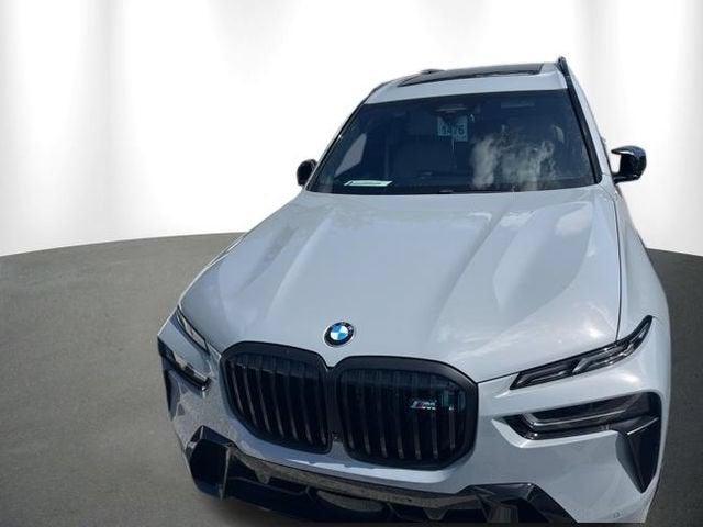 2024 BMW X7 M60i
