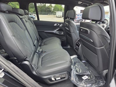 2027 BMW X7 M60i