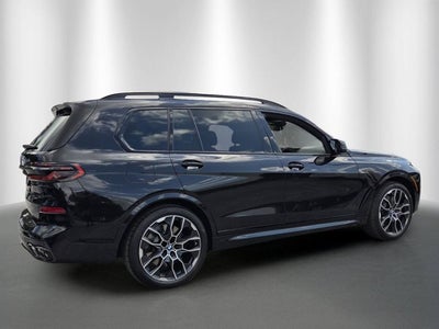 2027 BMW X7 M60i
