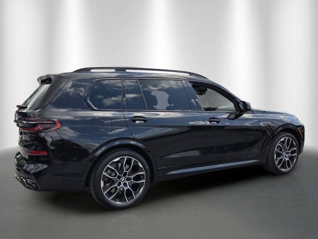 2027 BMW X7 M60i