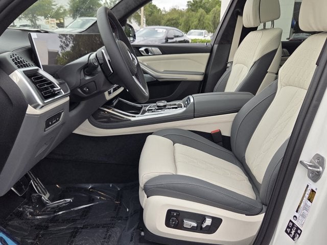 2027 BMW X7 M60i