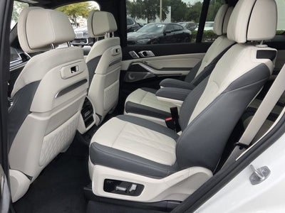 2027 BMW X7 M60i