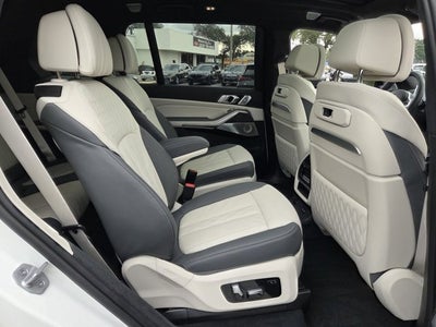 2027 BMW X7 M60i