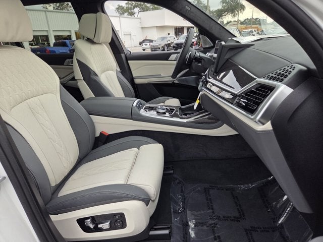 2027 BMW X7 M60i