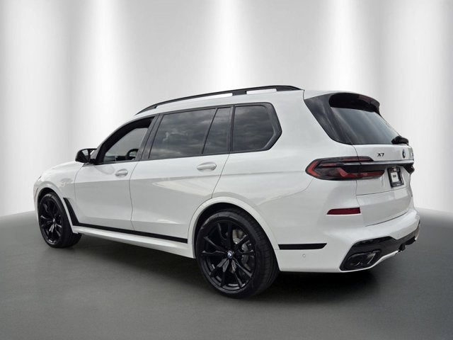 2027 BMW X7 M60i