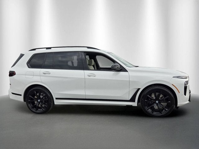 2027 BMW X7 M60i