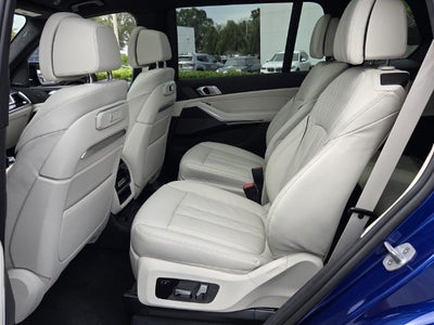 2027 BMW X7 M60i