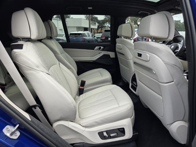 2027 BMW X7 M60i
