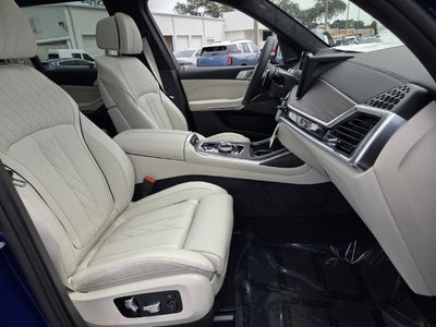 2027 BMW X7 M60i