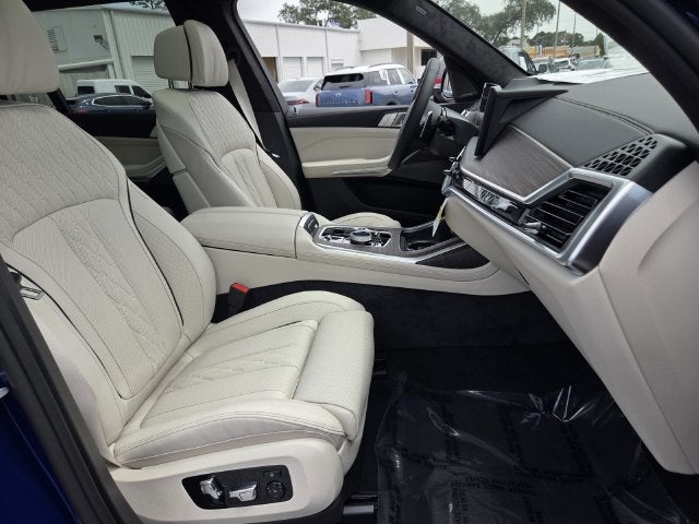 2027 BMW X7 M60i