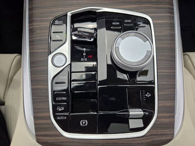 2027 BMW X7 M60i