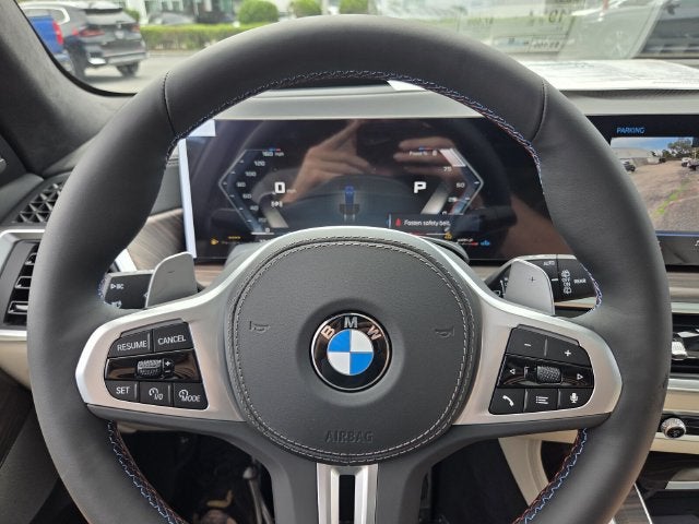 2027 BMW X7 M60i