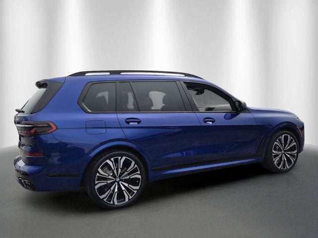 2027 BMW X7 M60i