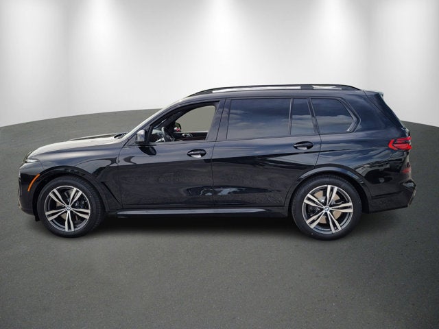 2026 BMW X7 Base