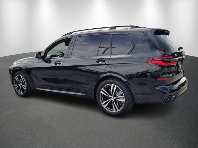 2026 BMW X7 Base