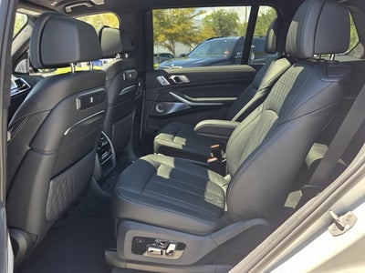 2027 BMW X7 M60i