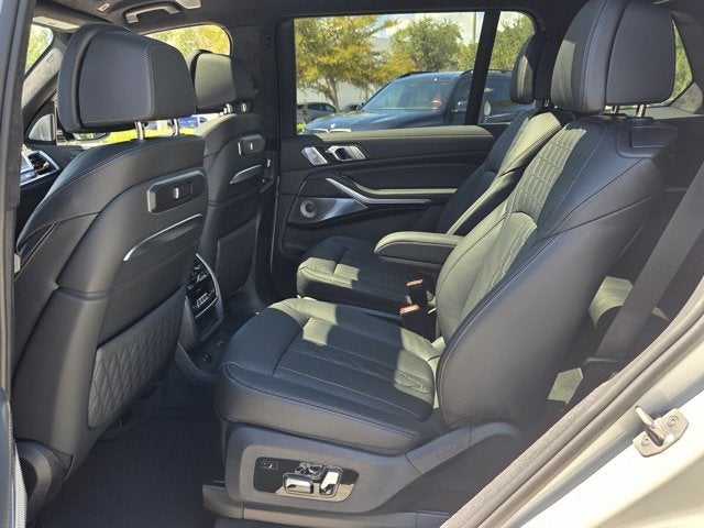 2027 BMW X7 M60i