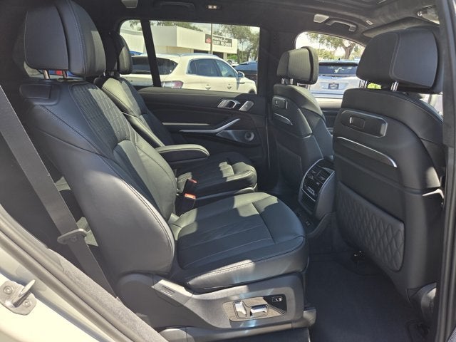 2027 BMW X7 M60i
