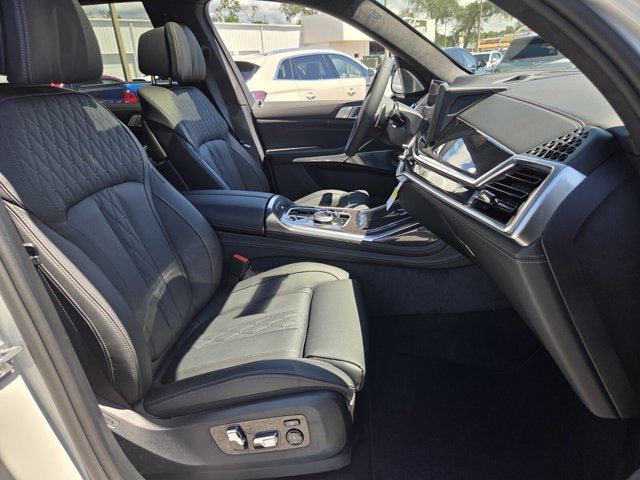 2027 BMW X7 M60i