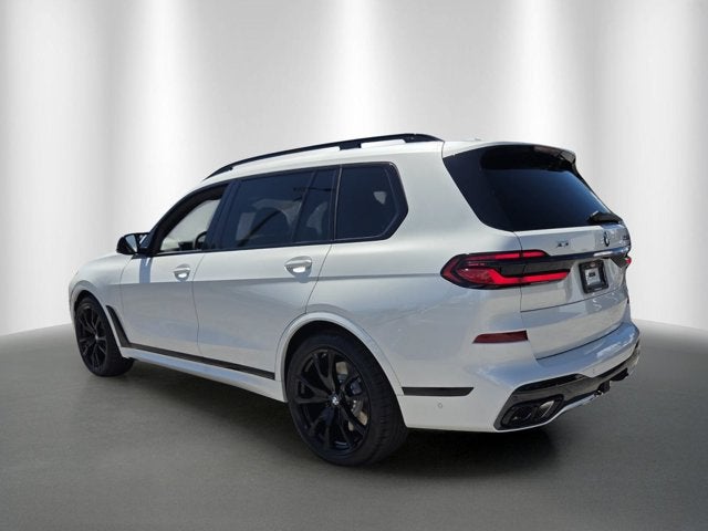 2027 BMW X7 M60i