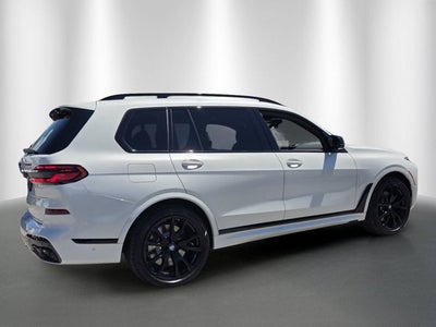 2027 BMW X7 M60i