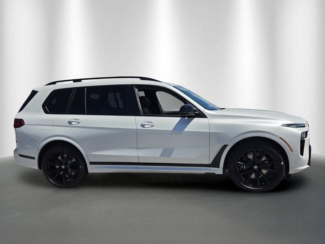 2027 BMW X7 M60i