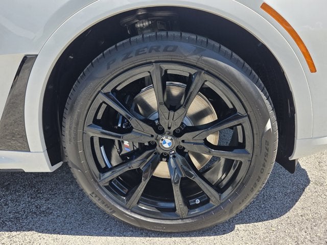2027 BMW X7 M60i
