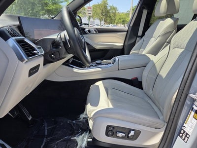 2025 BMW X5 M60i