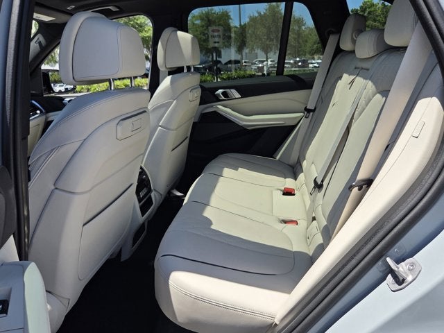 2025 BMW X5 M60i