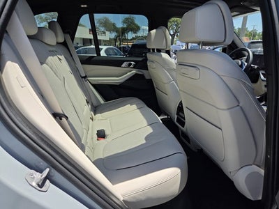 2025 BMW X5 M60i