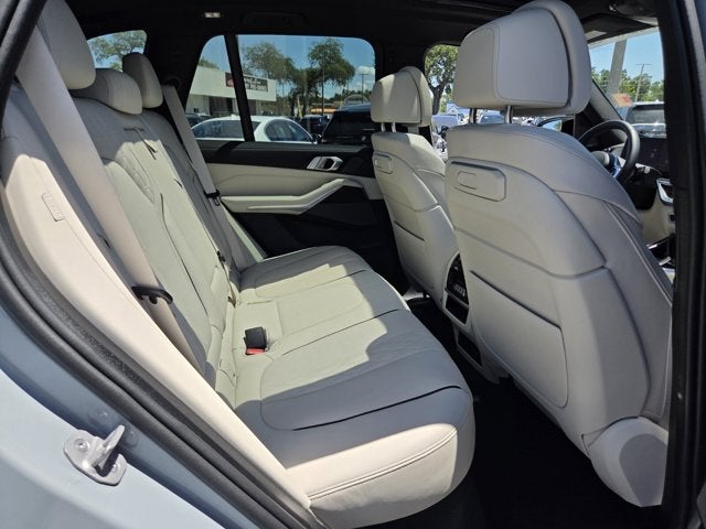2025 BMW X5 M60i