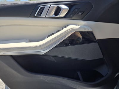 2025 BMW X5 M60i
