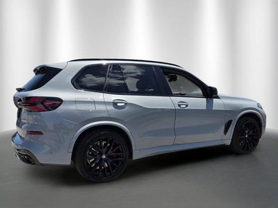 2025 BMW X5 M60i
