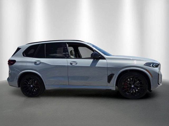 2025 BMW X5 M60i