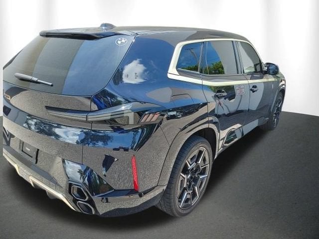 2023 BMW XM Base