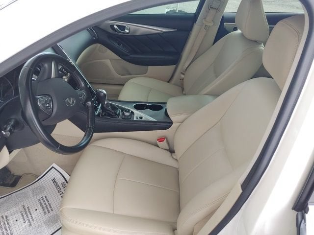 2015 INFINITI Q50 Premium
